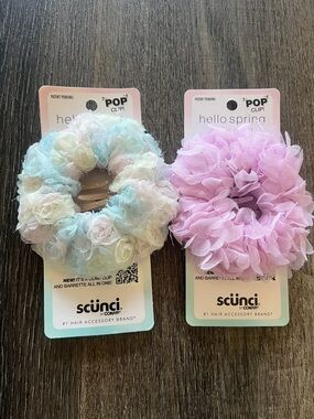 (51) NWT Conair Floral Puff Scrunchie Claw Clip- Pastel Blue & Pastel Pink